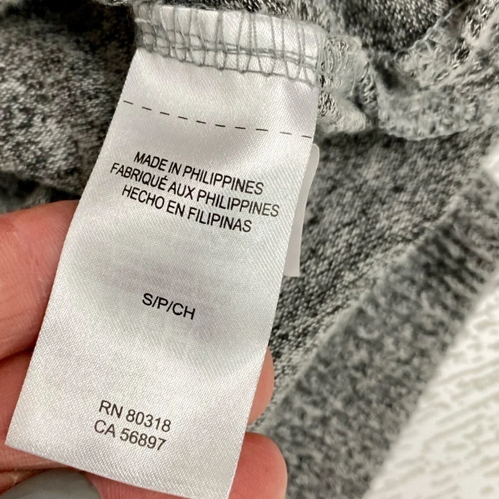 Lucky Brand Long line heathered gray v-neck sweater size S